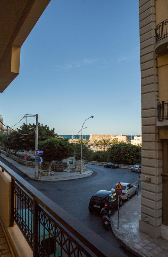 City Center Apartment In Great Location イラクリオン エクステリア 写真